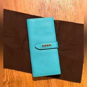 Vintage TODS 00’s *RARE bi-fold Tiffany Blue leather wallet!